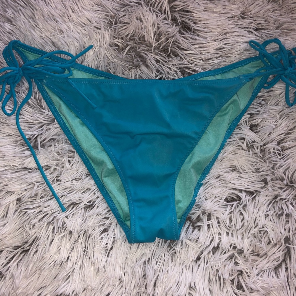 Bikini bottoms (VICTORIA’S SECRET)